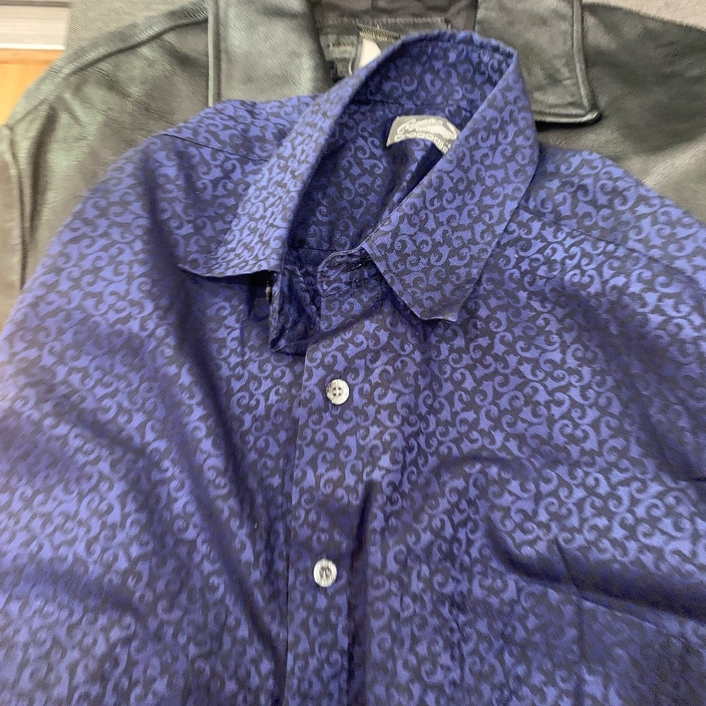 Shirt very good condition size 95